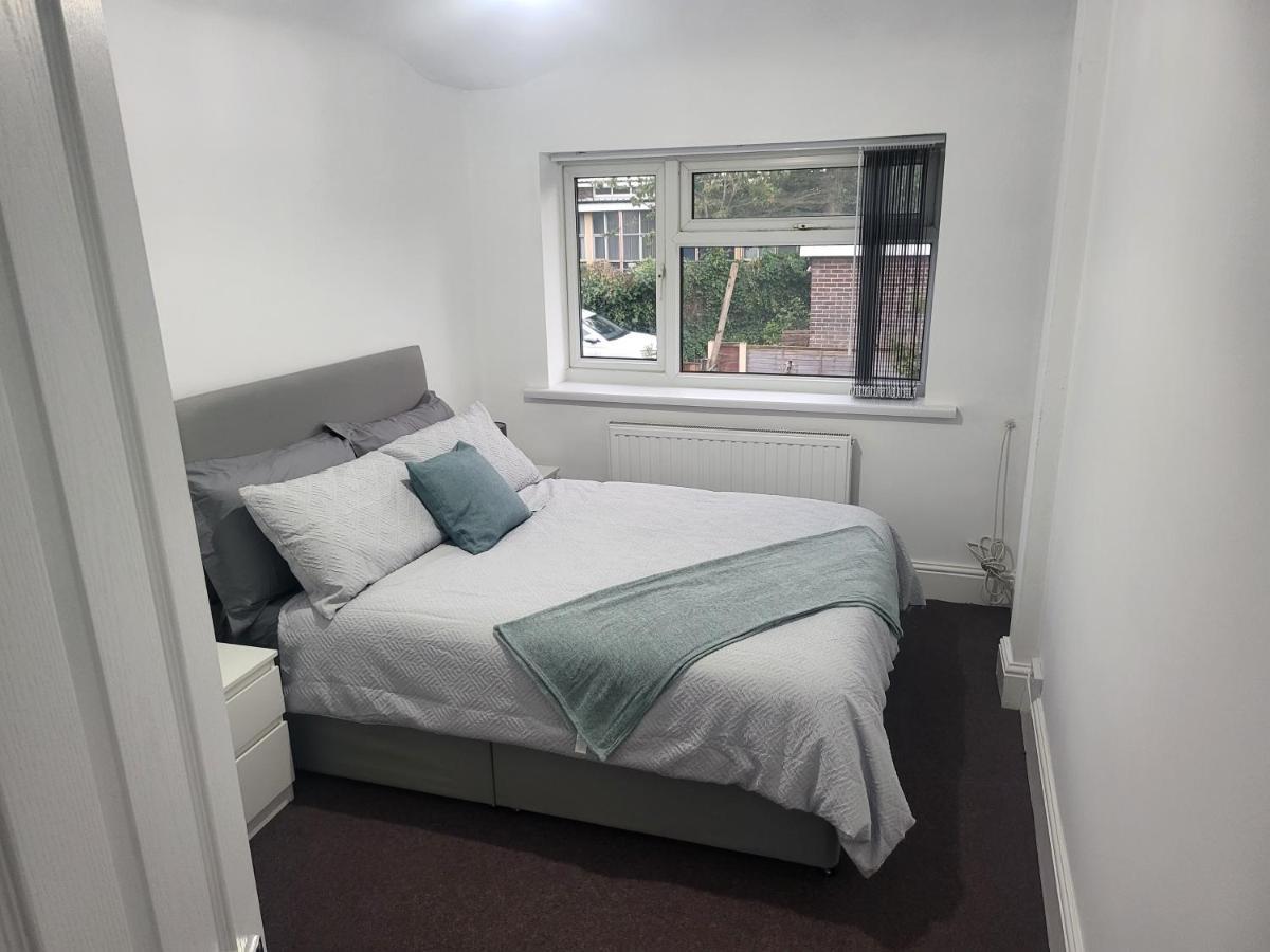 Spacious & Cosy Holiday Home In Manchester Eksteriør bilde