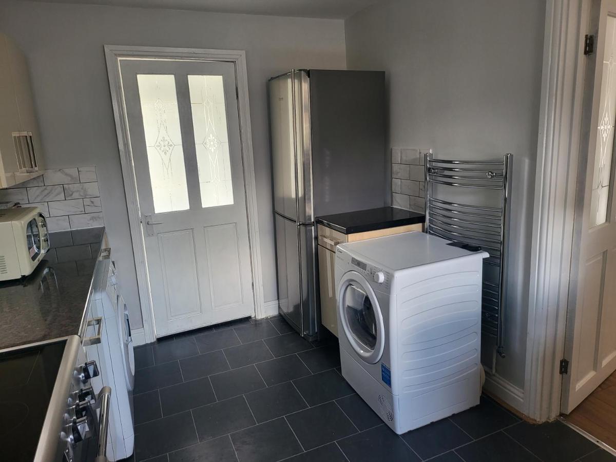 Spacious & Cosy Holiday Home In Manchester Eksteriør bilde