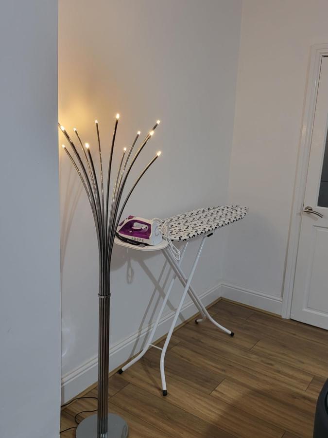 Spacious & Cosy Holiday Home In Manchester Eksteriør bilde