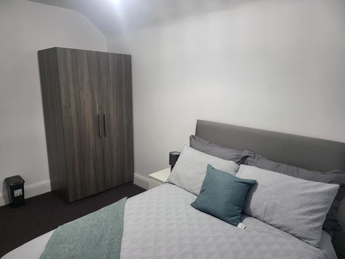 Spacious & Cosy Holiday Home In Manchester Eksteriør bilde
