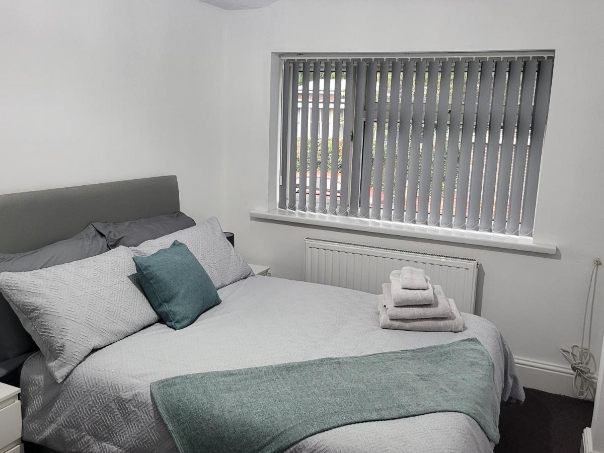Spacious & Cosy Holiday Home In Manchester Eksteriør bilde