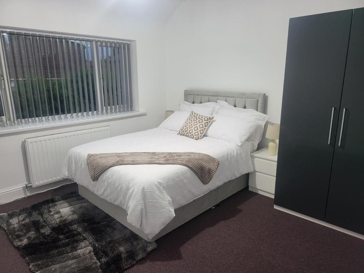 Spacious & Cosy Holiday Home In Manchester Eksteriør bilde